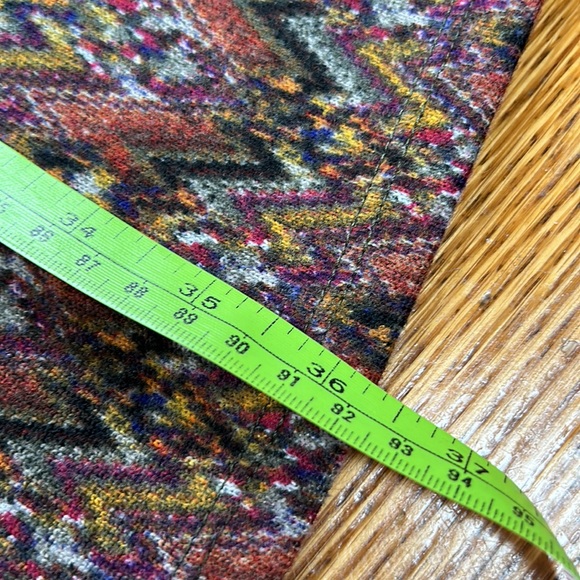 Tacera bell sleeve shift dress.  Size Large.  Green, gold, purple. Fall colors. - Picture 12 of 12